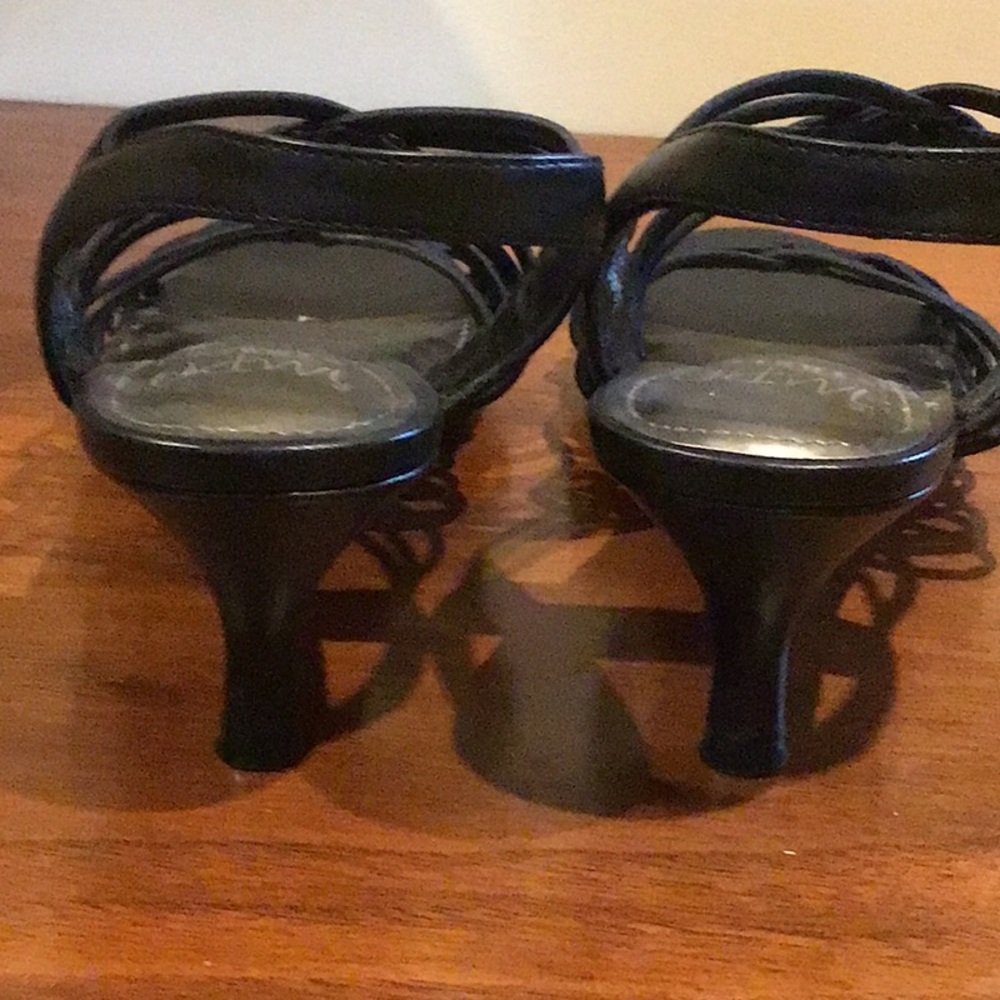 Sandals - Picture 5 of 6